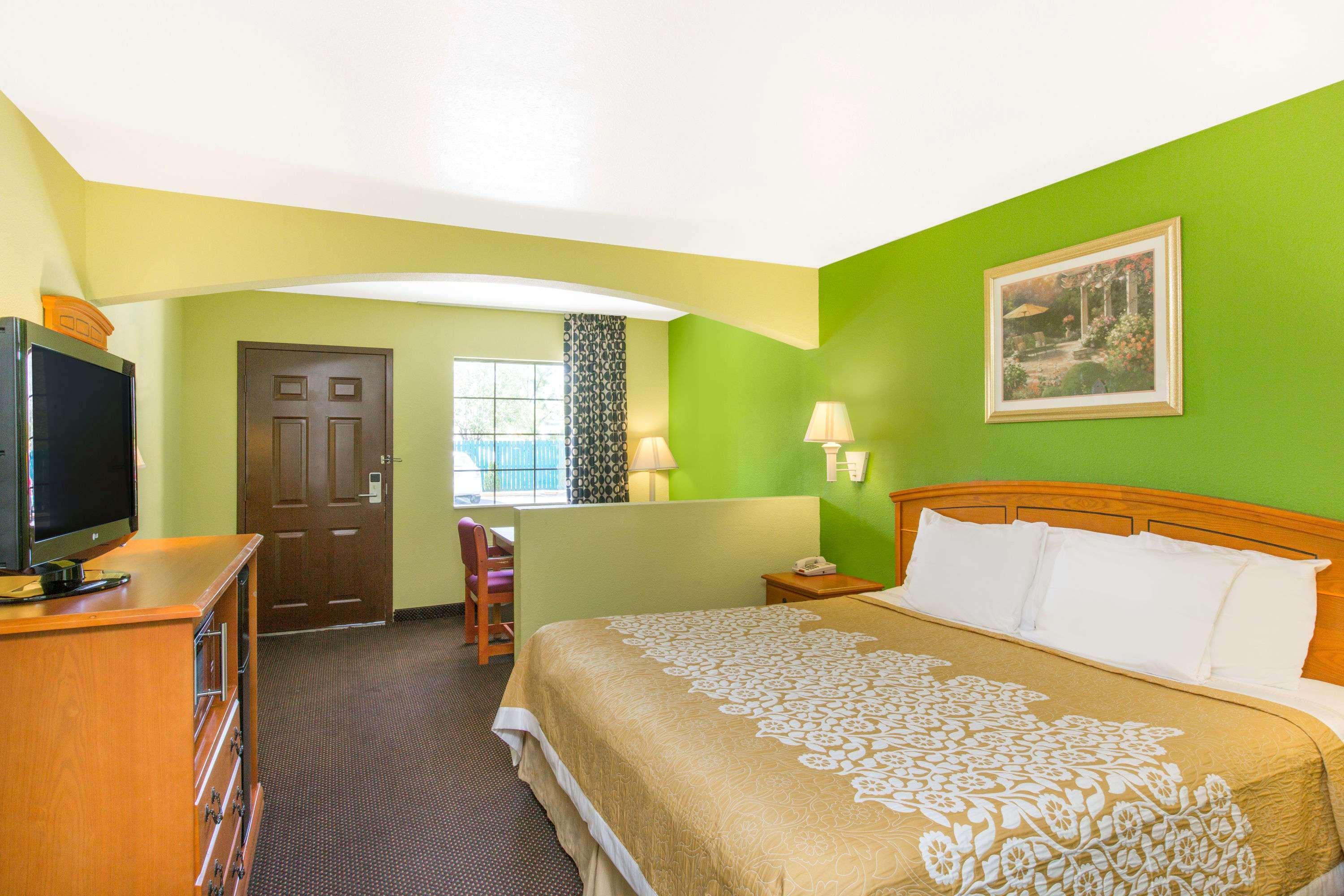 Days Inn By Wyndham Fulton Экстерьер фото